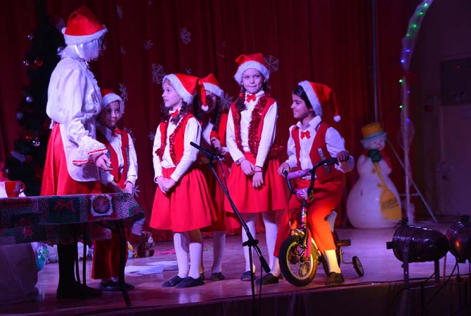Nádaljai Zvezdice Újévi műsora 2015. december 22. képek